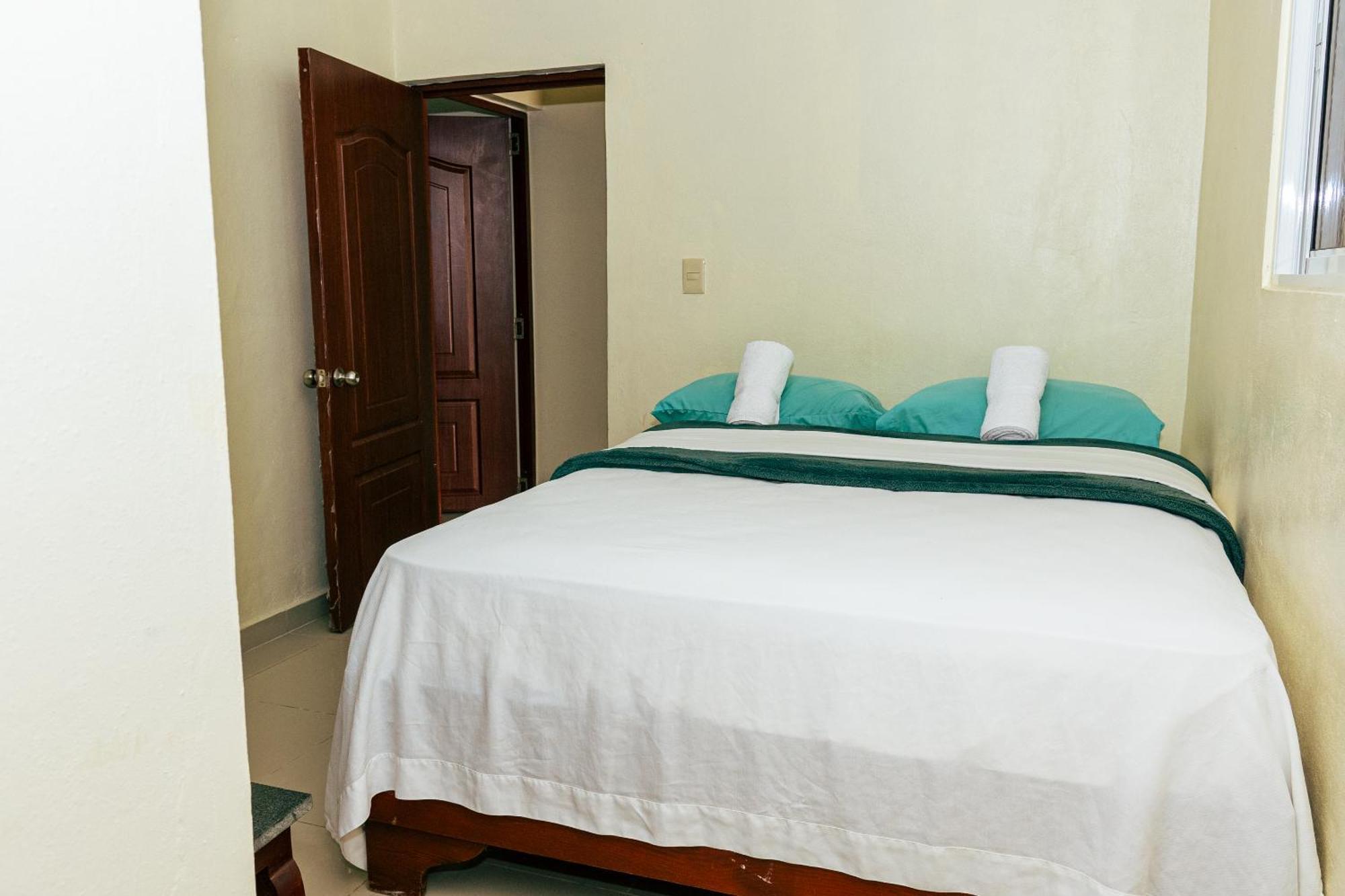 Bnb Tropical Island Aparthotel - Corales Del Sur - Santo Domingo Este Eksteriør billede